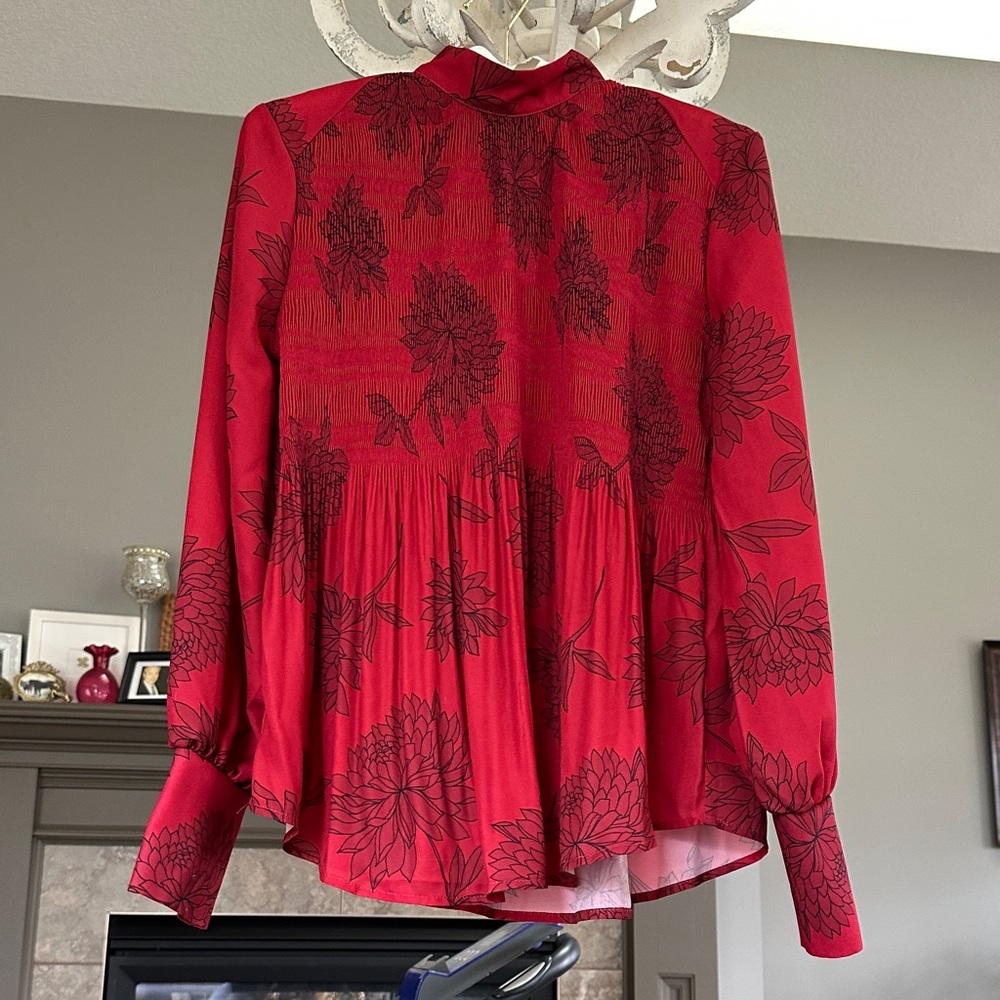 Cable & Gauge Scarlet Floral Blouse